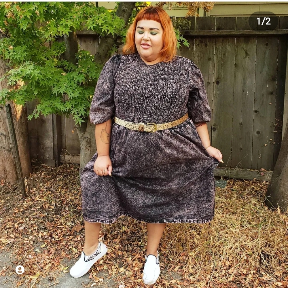 Acid wash puff sleeve dress